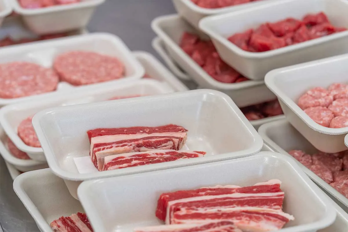 Confezionamento carne vaschette in atm